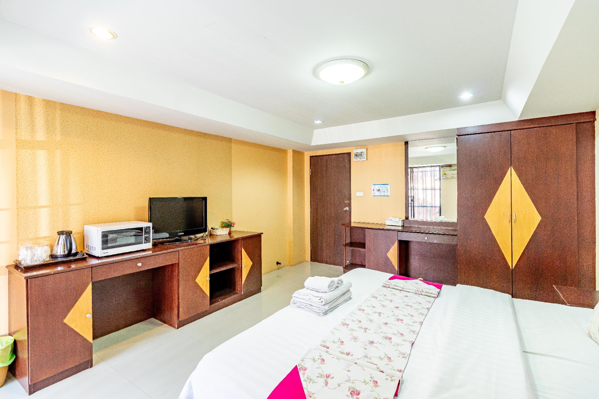 Grannylla Charoenkrung Aparthotel Банкок Екстериор снимка