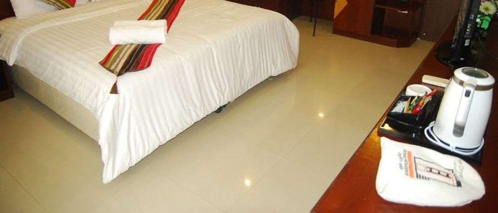 Grannylla Charoenkrung Aparthotel Банкок Екстериор снимка