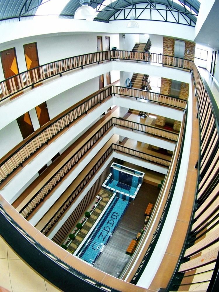 Grannylla Charoenkrung Aparthotel Банкок Екстериор снимка